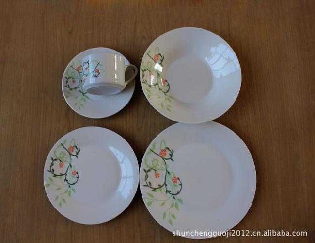 &nbsp; &nbsp; 产品介绍  陶瓷餐具,陶瓷的传统概念是指所有以粘土等